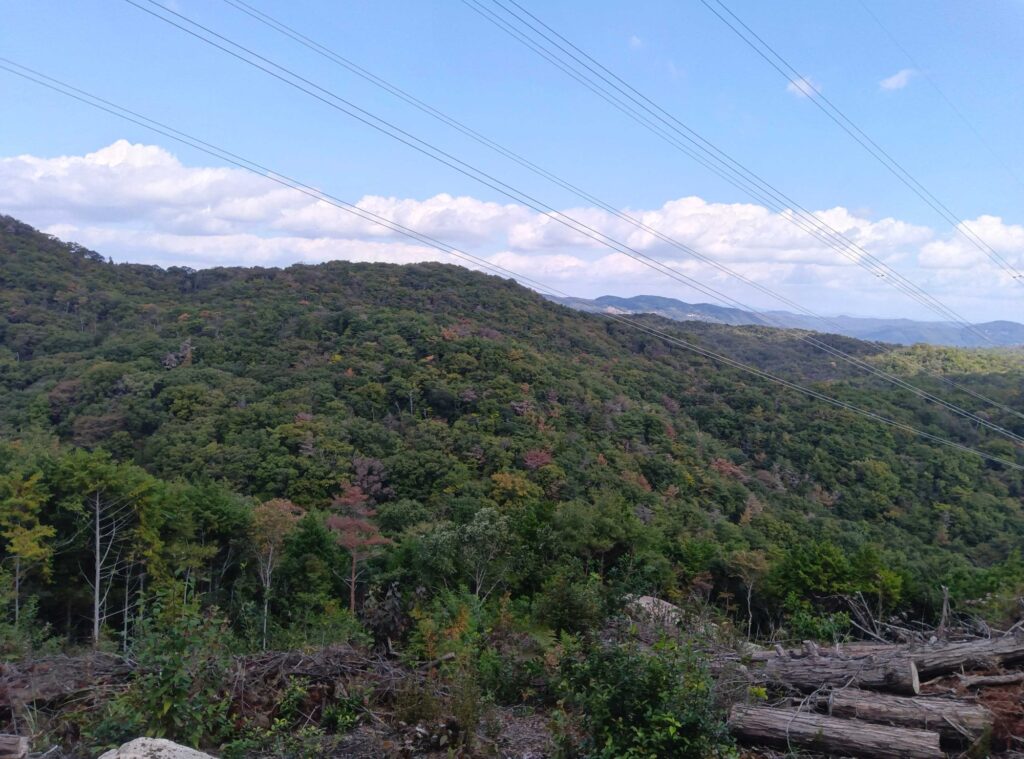 鬼ノ城から見渡す、秋の山並み
