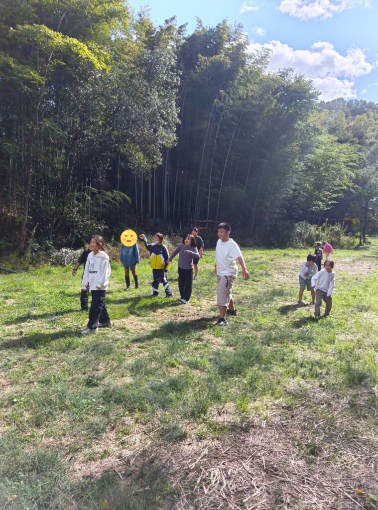 スコパの広場で遊ぶ子どもたち